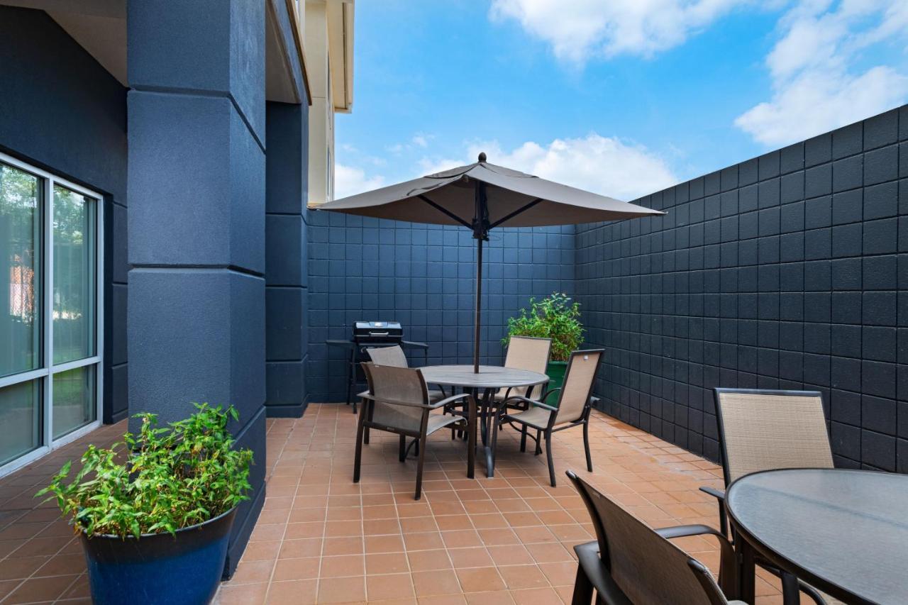 Fairfield Inn And Suites By Marriott Mcallen Exterior photo